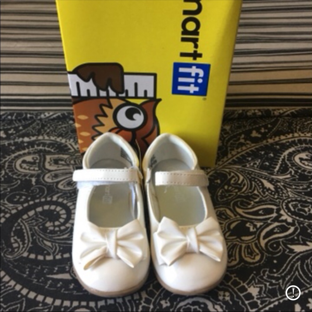 White Patent Dress shoes with bow